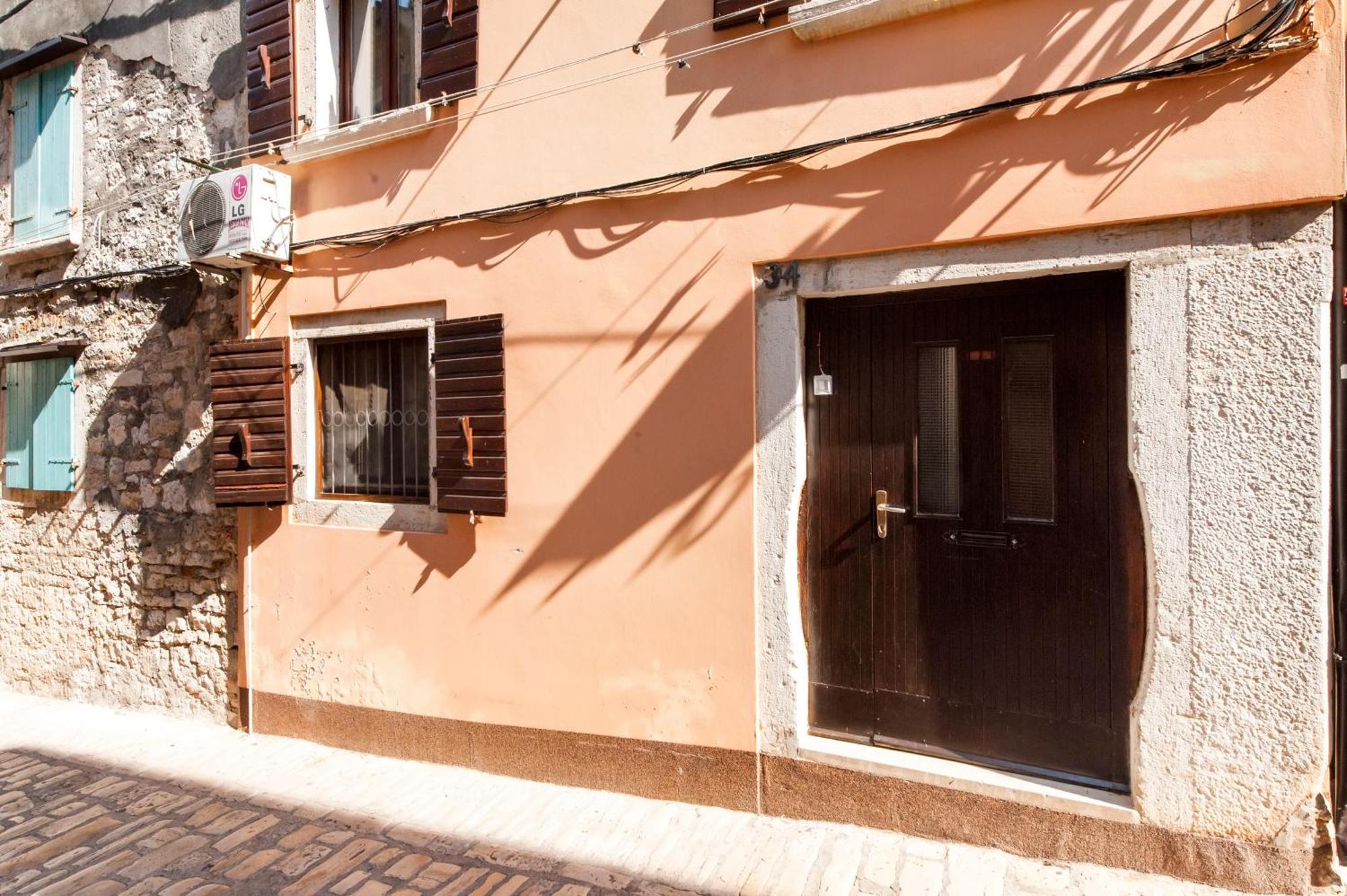 House Elisabeth - A Charming Old Town Property Ровин Екстериор снимка
